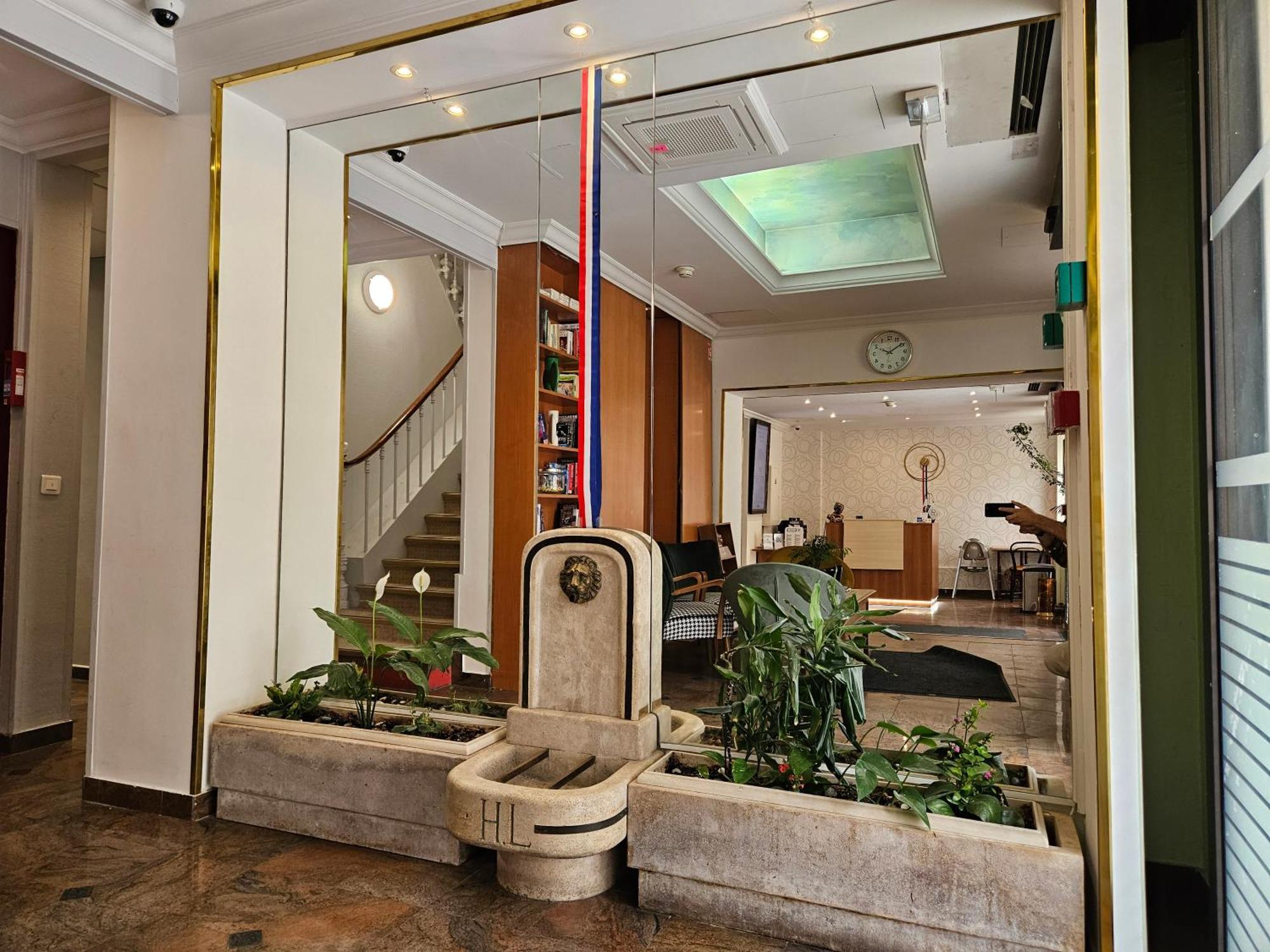 Home Latin Paris Bagian luar foto